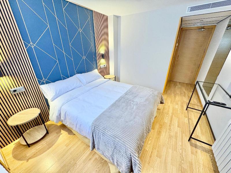 Hotel Diró image
