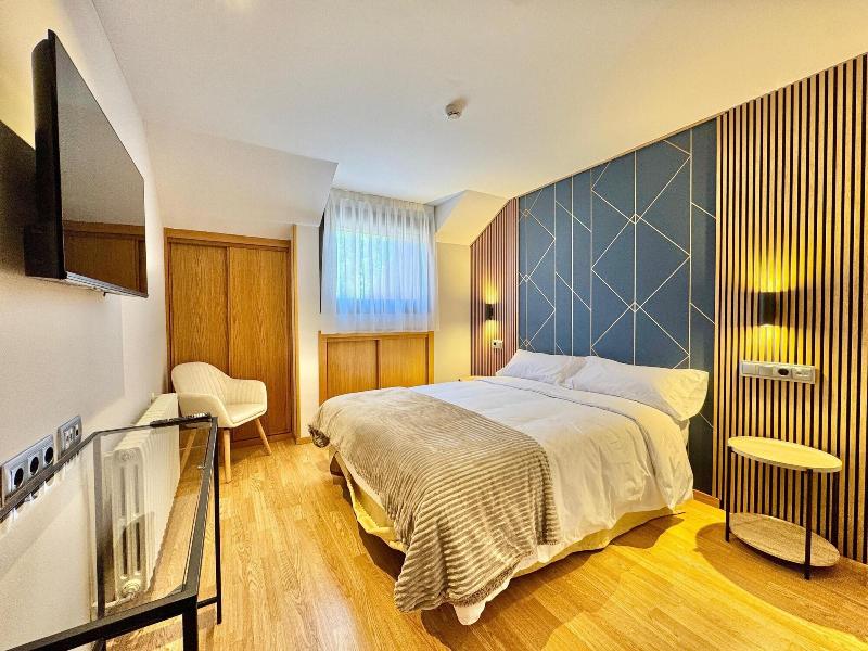 Hotel Diró image