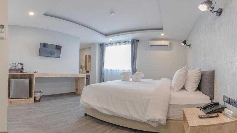 Peppery Hills Hotel image
