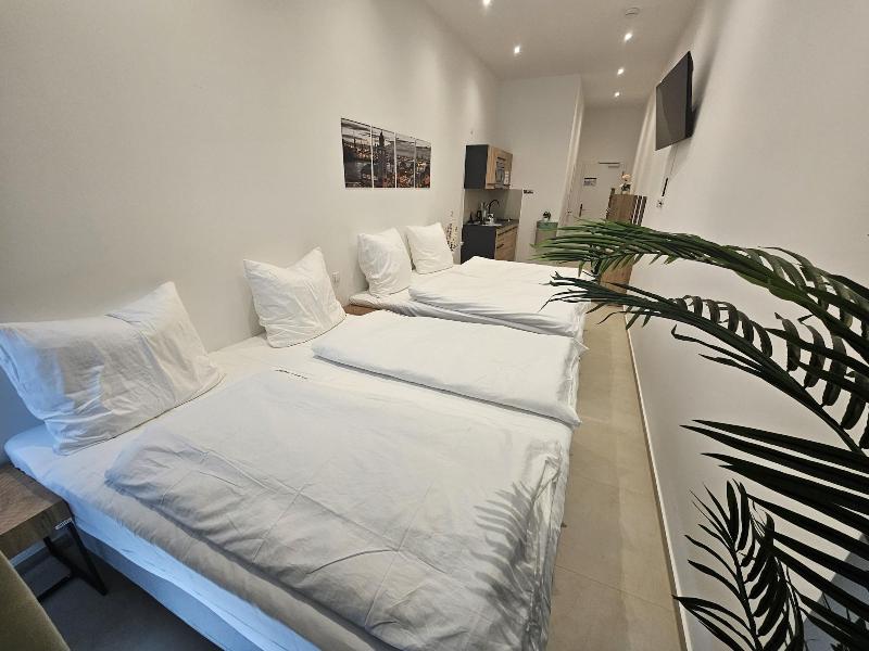 Aparthotel Rahl image