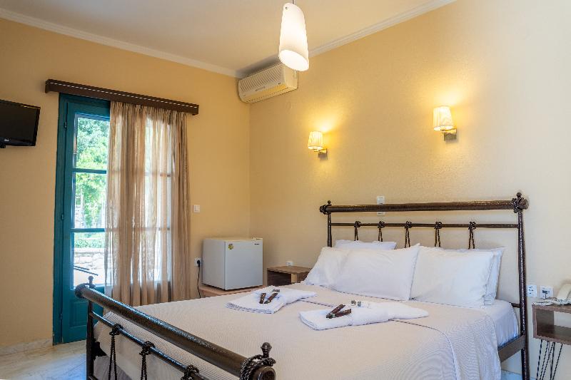 Karavostasi Beach Hotel