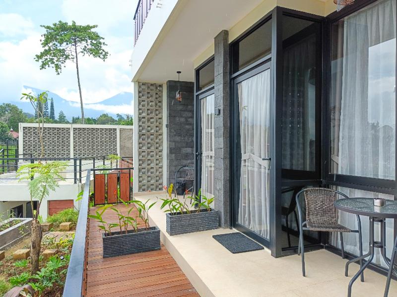 Mamifokobo Hotel & Glamping By Zuzu image
