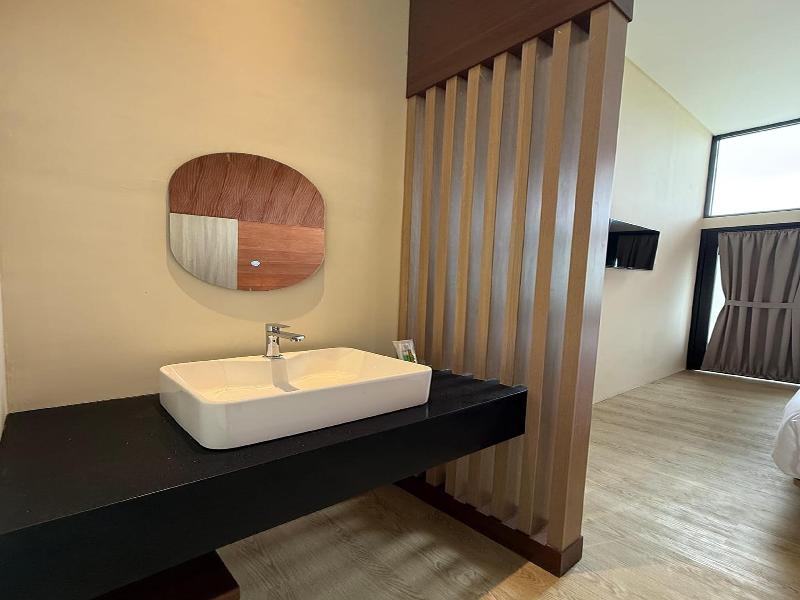 Mamifokobo Hotel & Glamping By Zuzu image