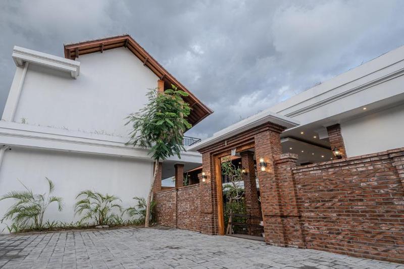 Bali Bata Canggu Guesthouse By Zuzu image