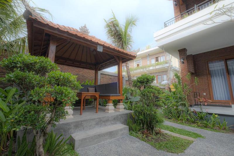 Bali Bata Canggu Guesthouse By Zuzu image