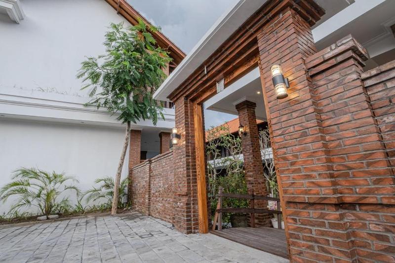 Bali Bata Canggu Guesthouse By Zuzu image