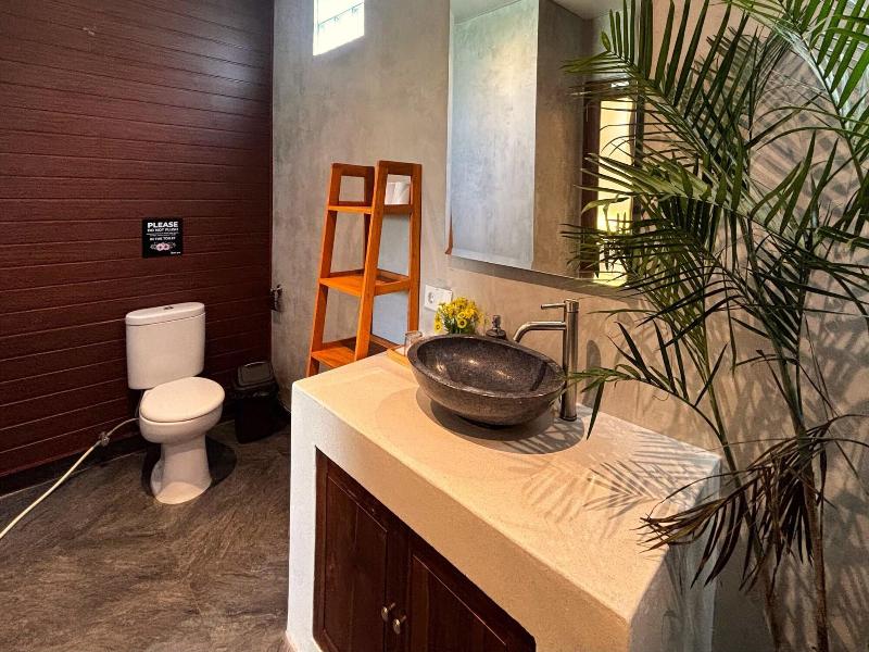 Bali Bata Canggu Guesthouse By Zuzu image