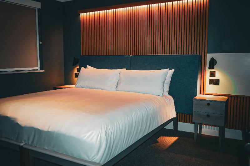 Village Hotel Reading image