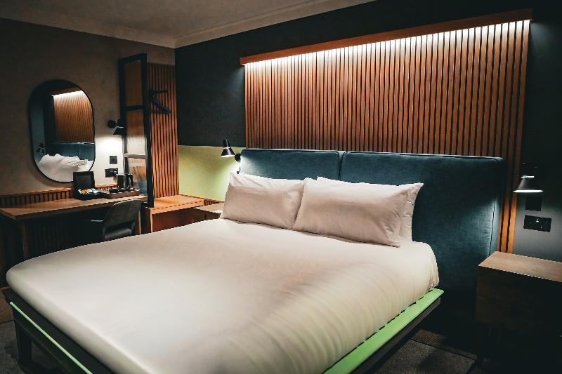 Village Hotel Reading image