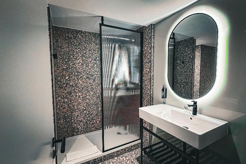 Village Hotel Reading image
