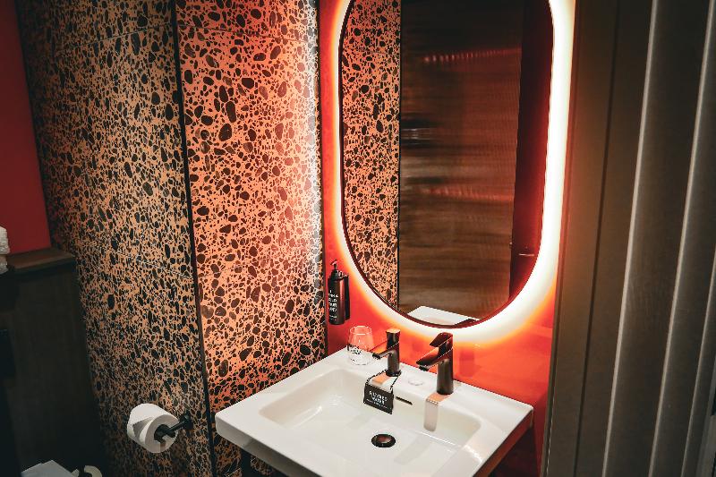 Village Hotel Reading image