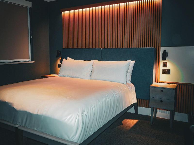 Village Hotel Reading image