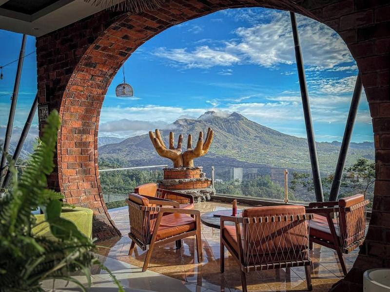 Caldera Hotel & Restaurant By Zuzu image