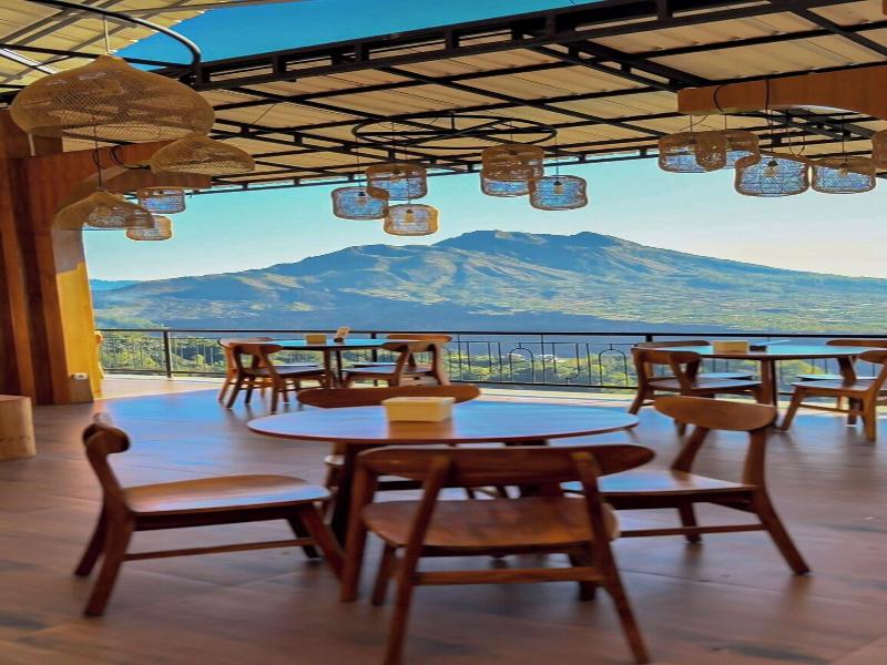 Caldera Hotel & Restaurant By Zuzu image