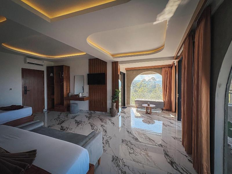 Caldera Hotel & Restaurant By Zuzu image