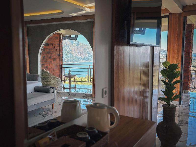 Caldera Hotel & Restaurant By Zuzu image
