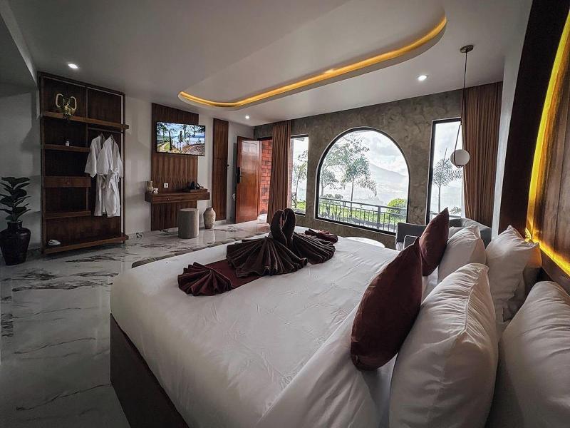 Caldera Hotel & Restaurant By Zuzu image