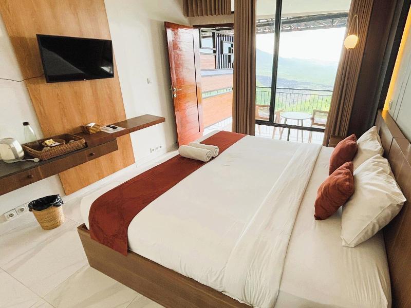Caldera Hotel & Restaurant By Zuzu image