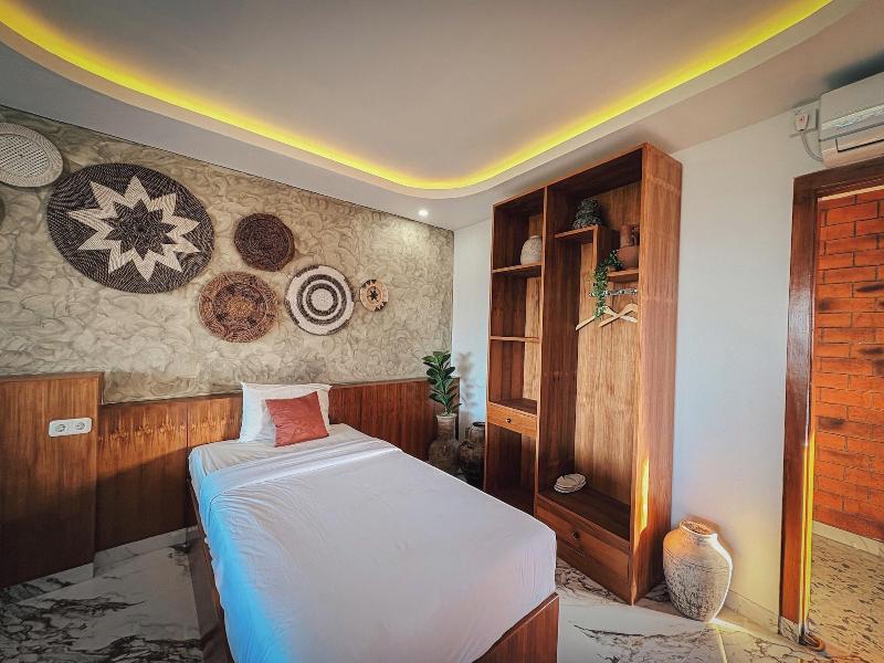 Caldera Hotel & Restaurant By Zuzu image