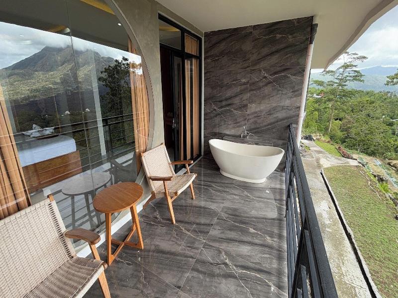 Caldera Hotel & Restaurant By Zuzu image