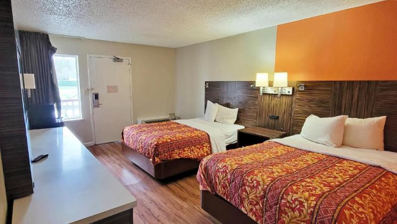 Studio's And Suites 4 Less Charlotte Airp image
