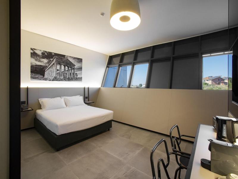 Cubik Inn image