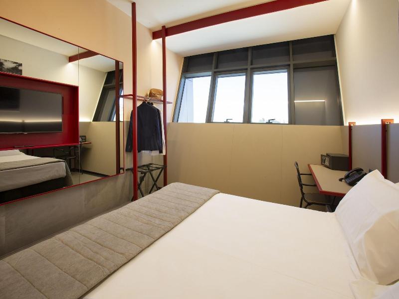 Cubik Inn image