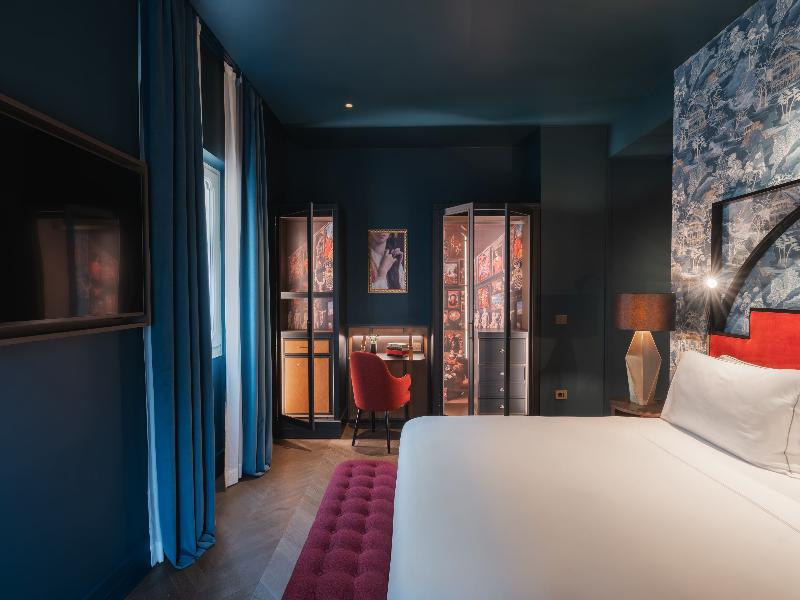 room detail thumbnail 1
