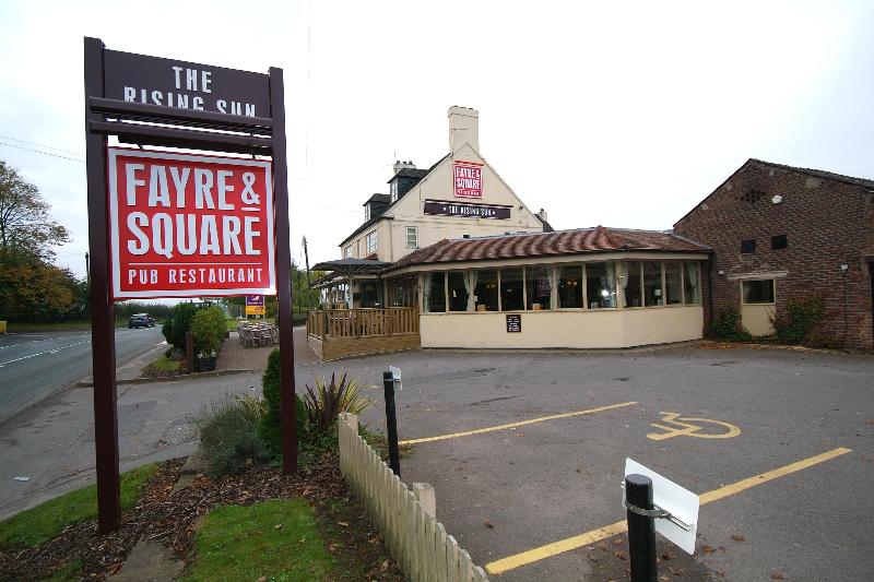 Premier Inn Macclesfield South West image
