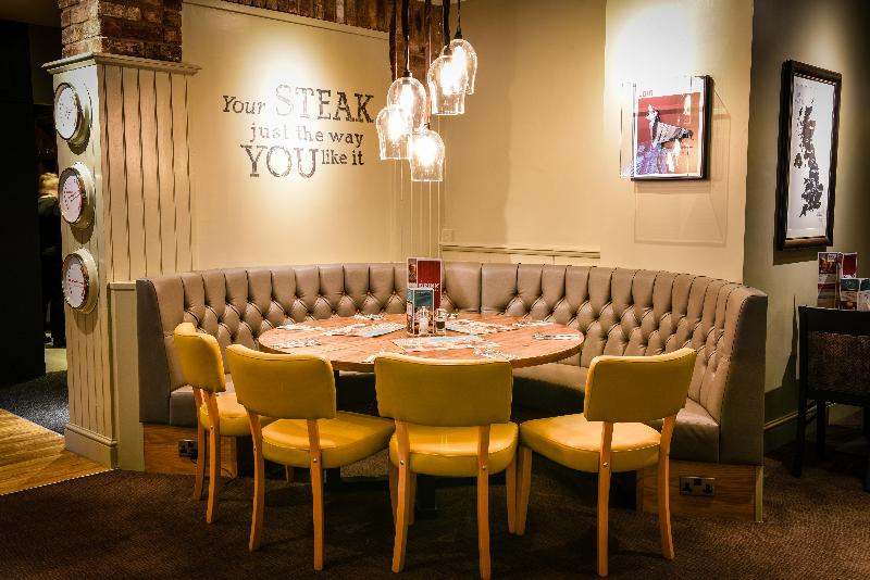 Premier Inn Macclesfield North image