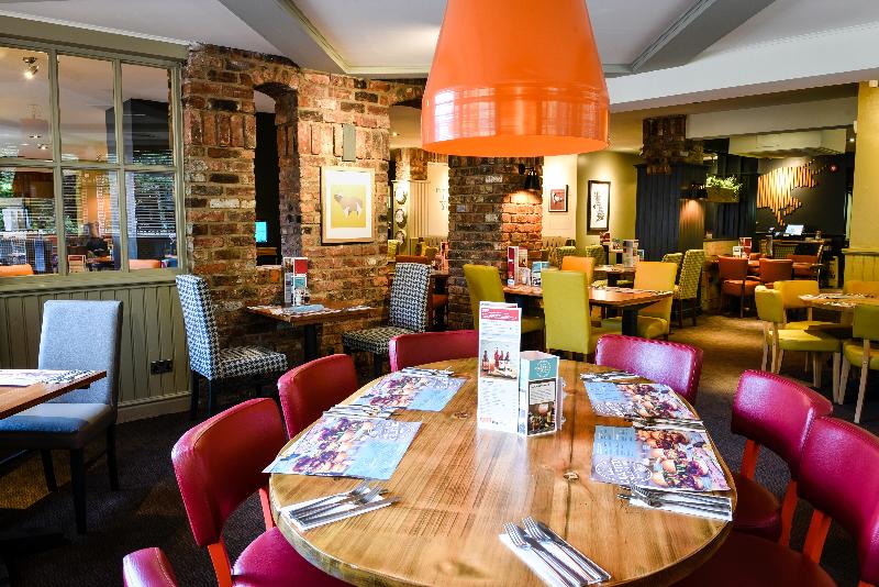 Premier Inn Macclesfield North image