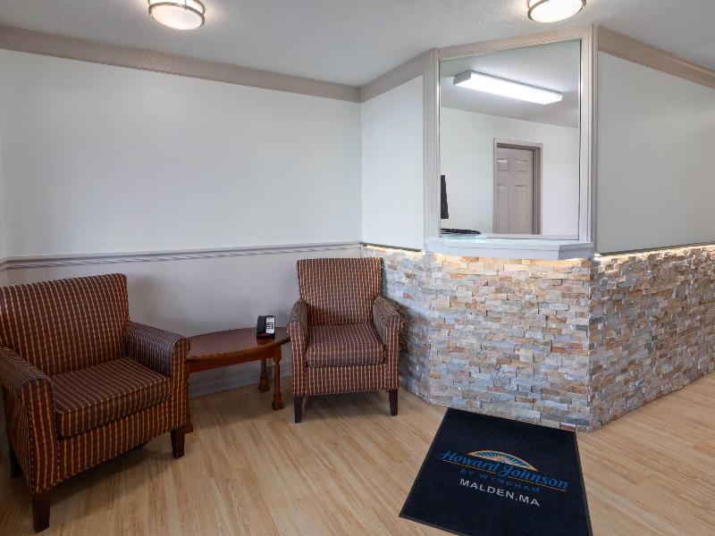 Howard Johnson by Wyndham Malden Boston Area image
