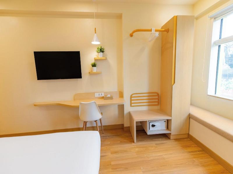 Bloom Hotel - Richmond Road image