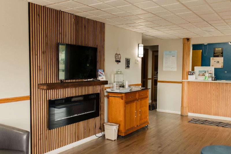 Travelodge by Wyndham Escanaba image