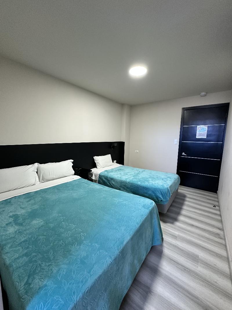 Hotel Versailles image