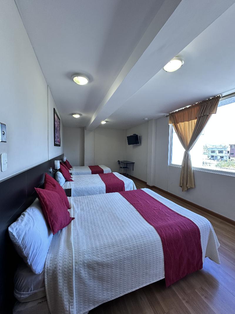 Hotel Versailles image
