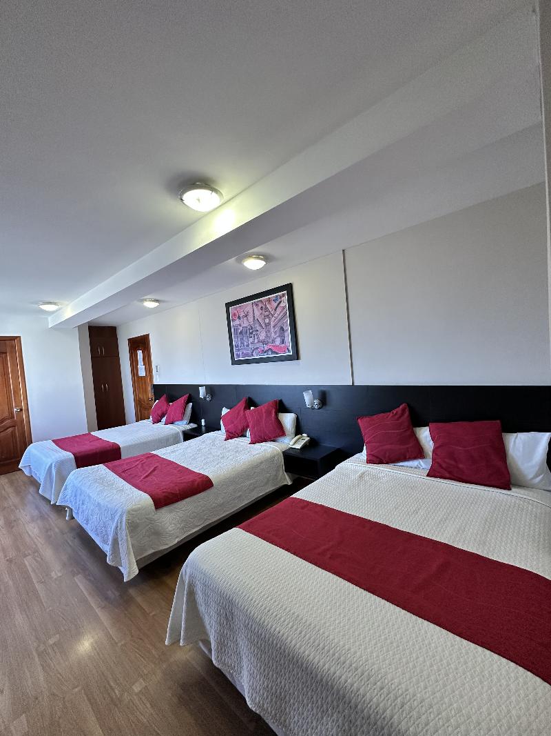 Hotel Versailles image