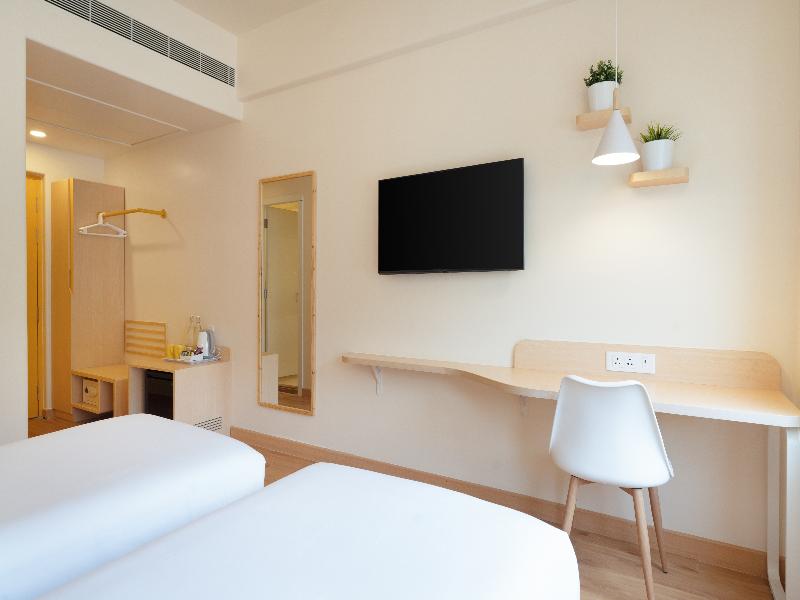 Bloom Hotel - Dlf Cyber City 5