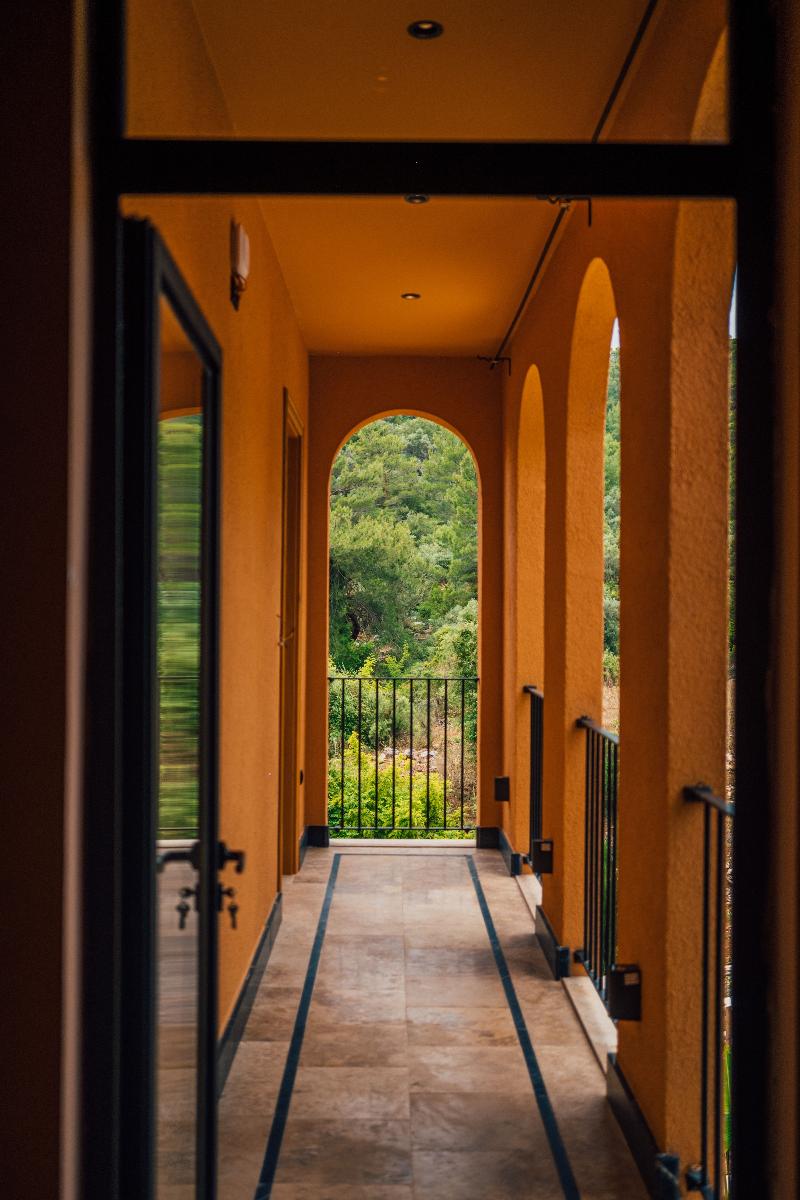 Theremotehotel image
