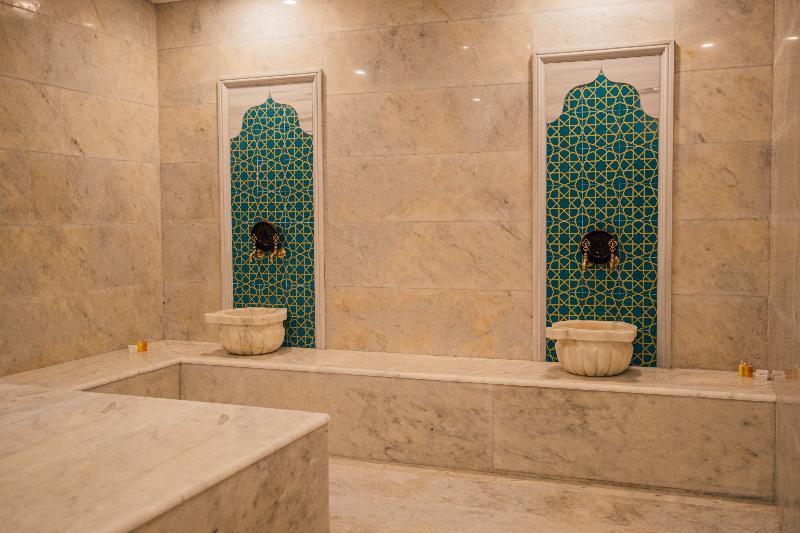 Theremotehotel image