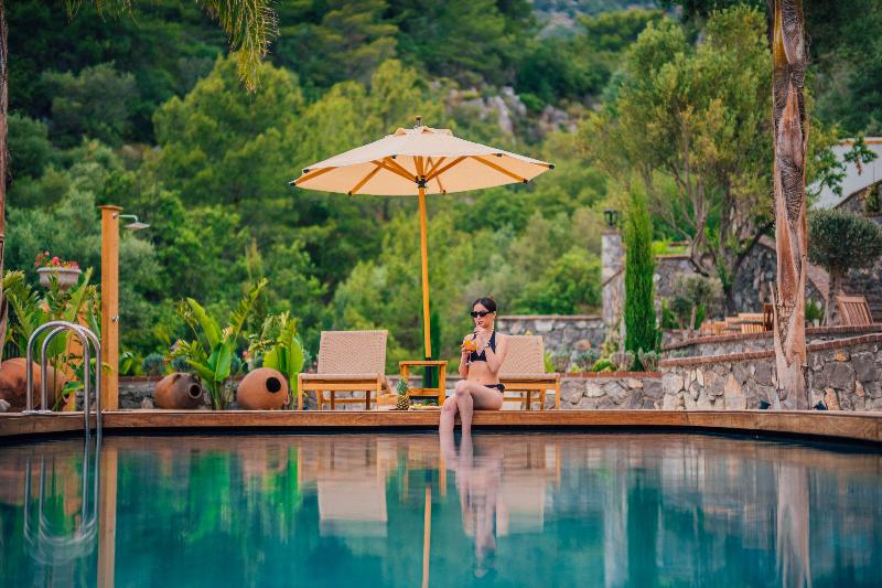 Theremotehotel image