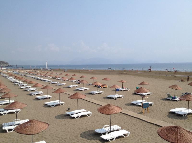 Theremotehotel image