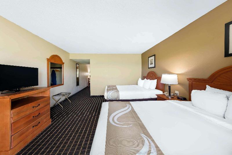 Quality Inn & Suites Sevierville - Pigeon Forge image