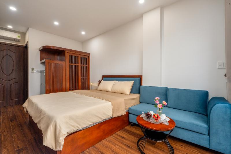 Evelyn Indochine Chic In Central Hanoi image