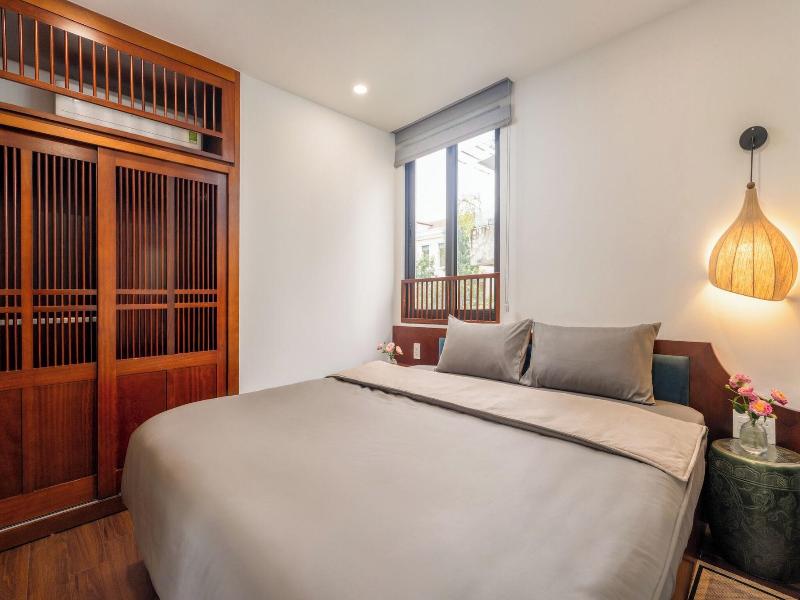 Evelyn Indochine Chic In Central Hanoi image