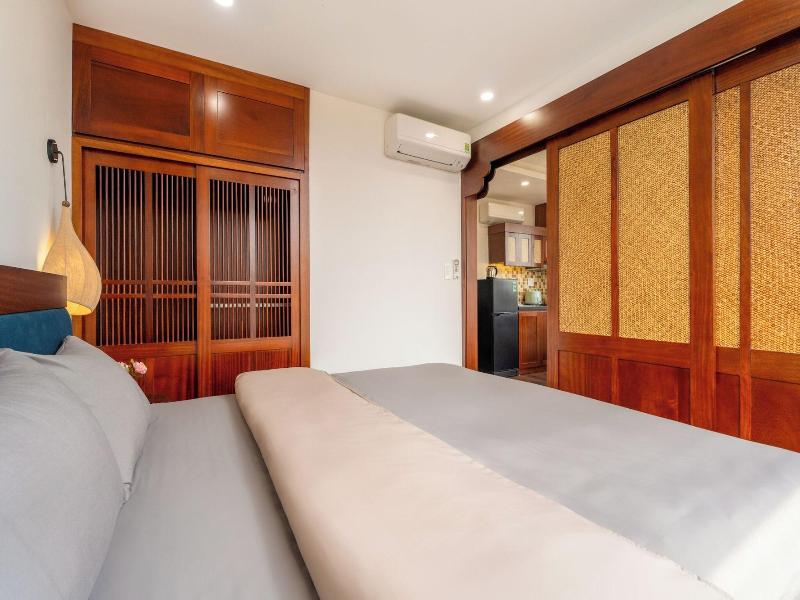 Evelyn Indochine Chic In Central Hanoi image