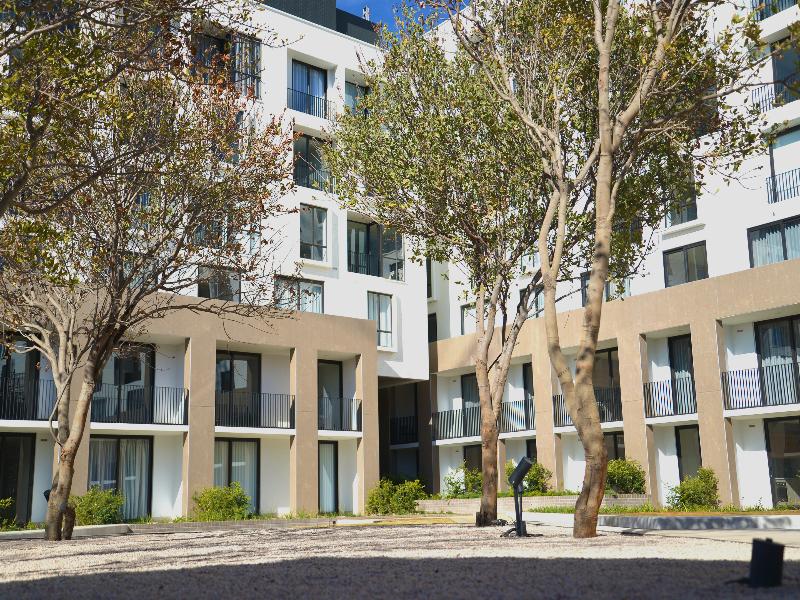 One Rosebank Executive Apartment Hotel image