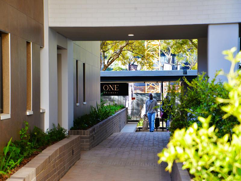 One Rosebank Executive Apartment Hotel image