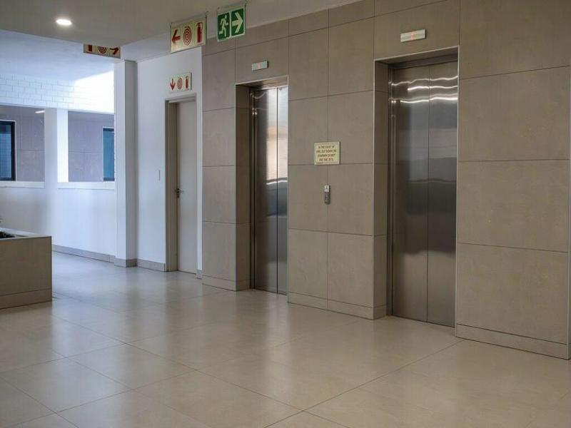One Rosebank Executive Apartment Hotel image