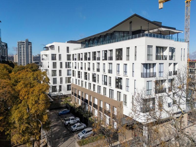 One Rosebank Executive Apartment Hotel image